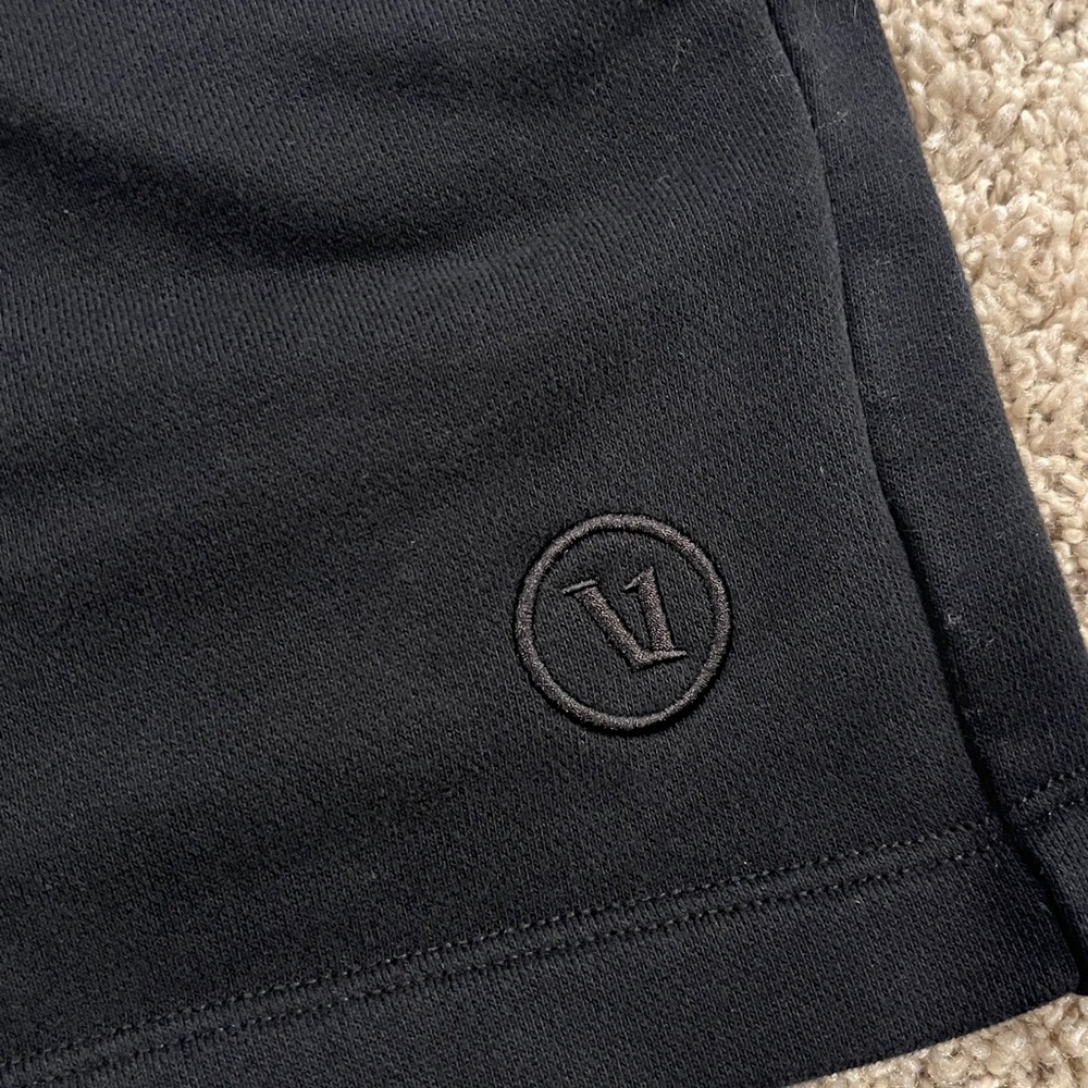 Vuori Sedona Sport Short Black French Terry Size Medium - Picture 2 of 10